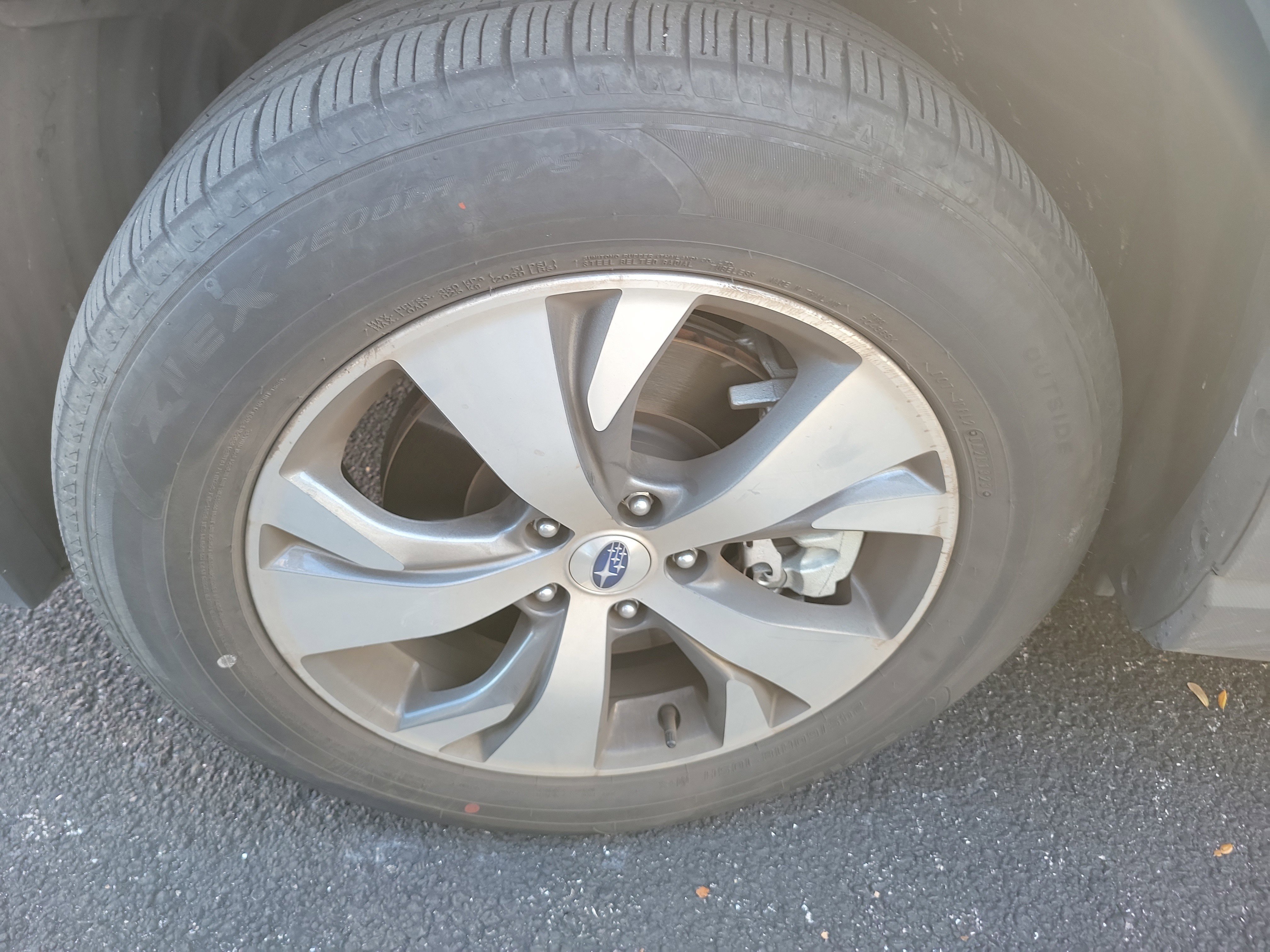 Used 2023 Subaru Ascent Premium w/ Convenience Package image 5