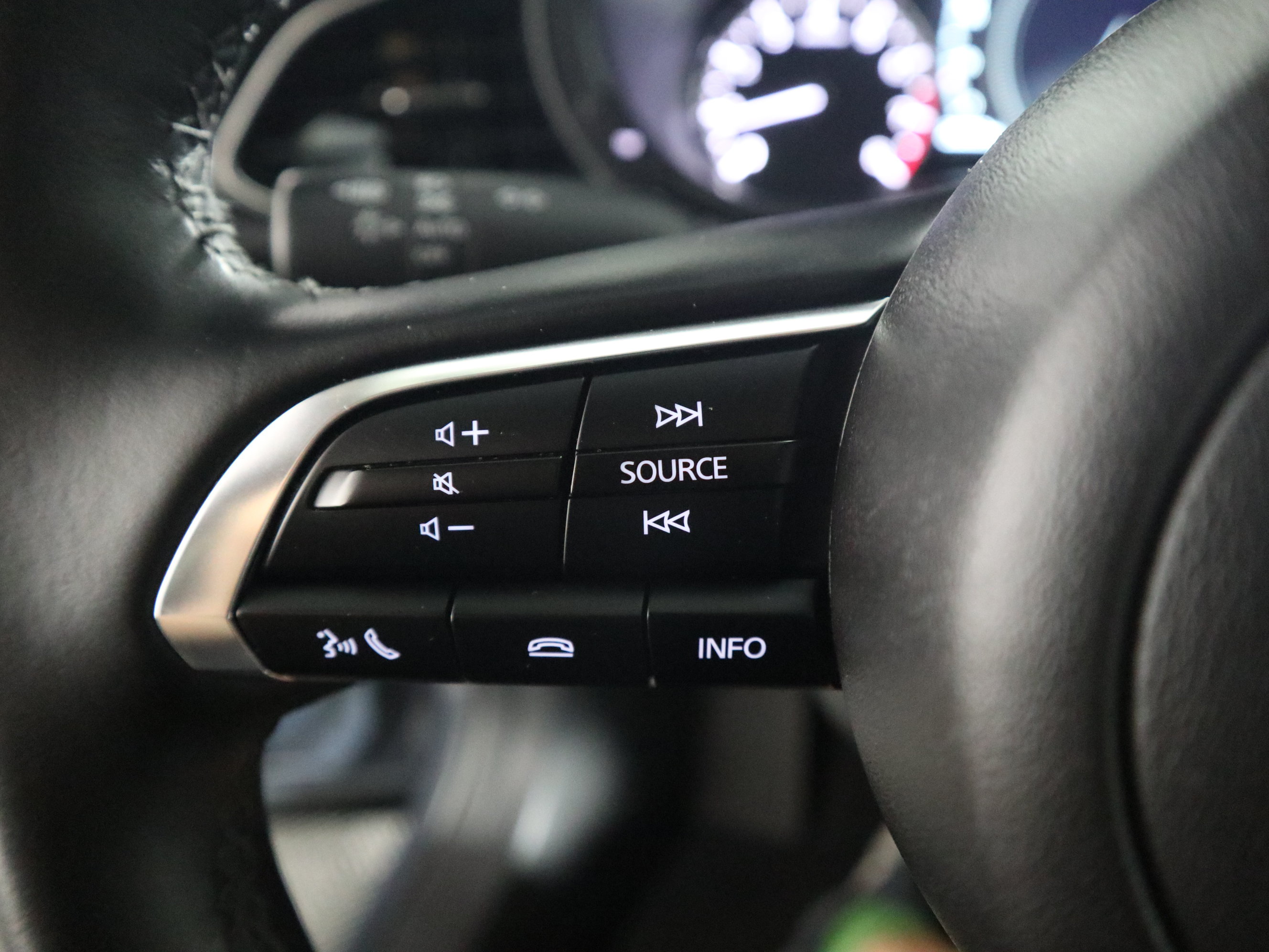 Certified 2025 MAZDA CX-30 AWD 2.5 S w/ Preferred Package image 28