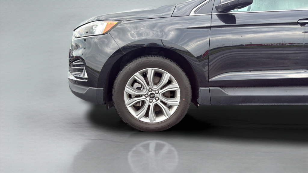 Certified 2024 Ford Edge Titanium AWD/4WD image 30