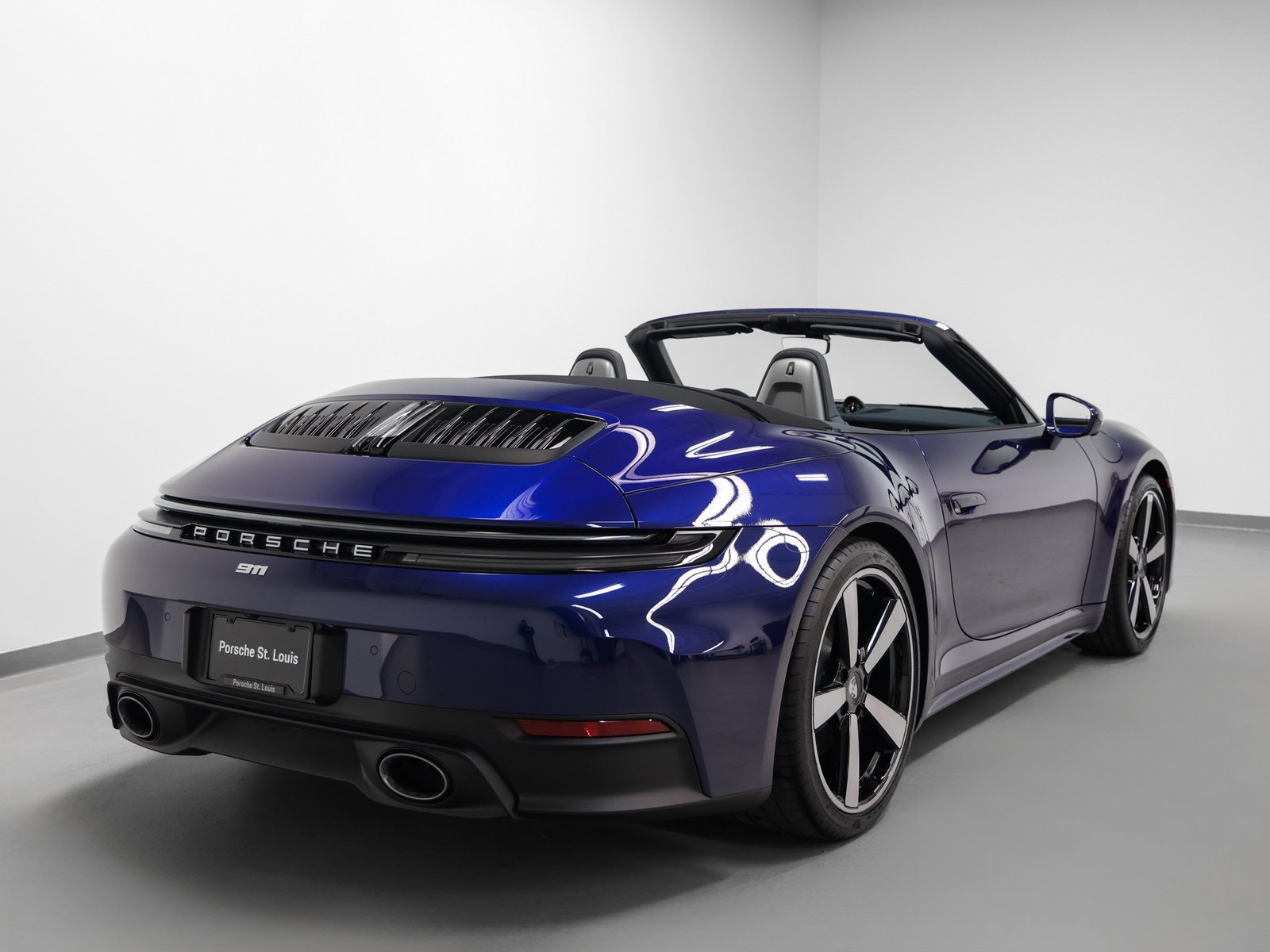 Used 2025 Porsche 911 Carrera image 13