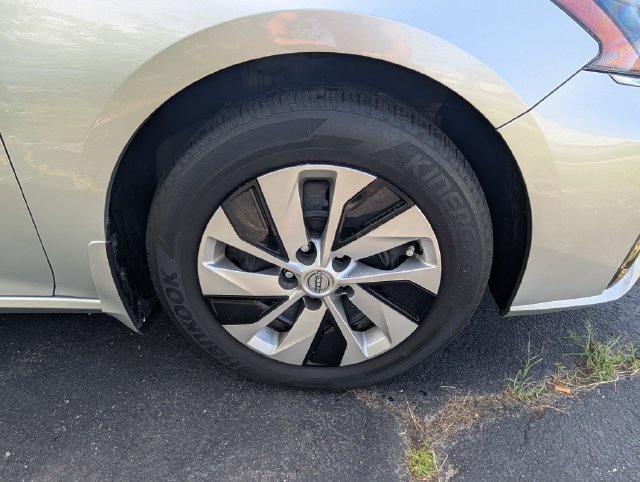 Used 2023 Nissan Altima 2.5 S FWD image 9