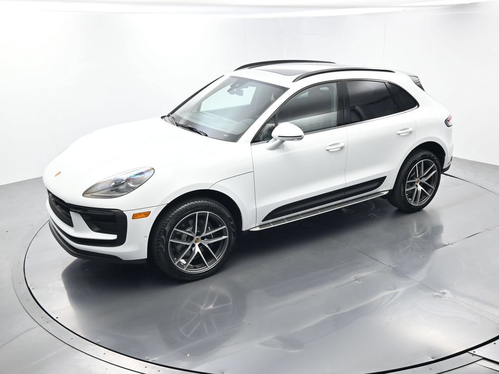 Certified 2025 Porsche Macan Turbo AWD/4WD image 36