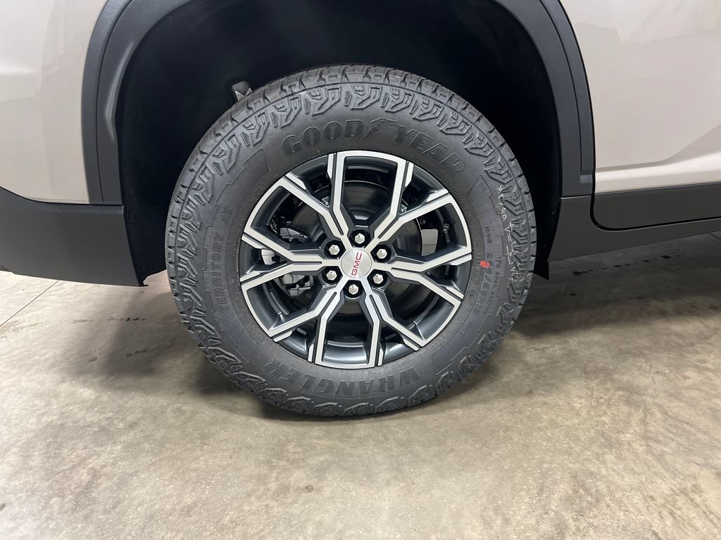 New 2026 GMC Acadia AT4 w/ Luxury Package AWD/4WD image 9