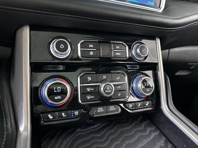 Used 2024 GMC Yukon XL Denali w/ Advanced Technology Package AWD/4WD image 17