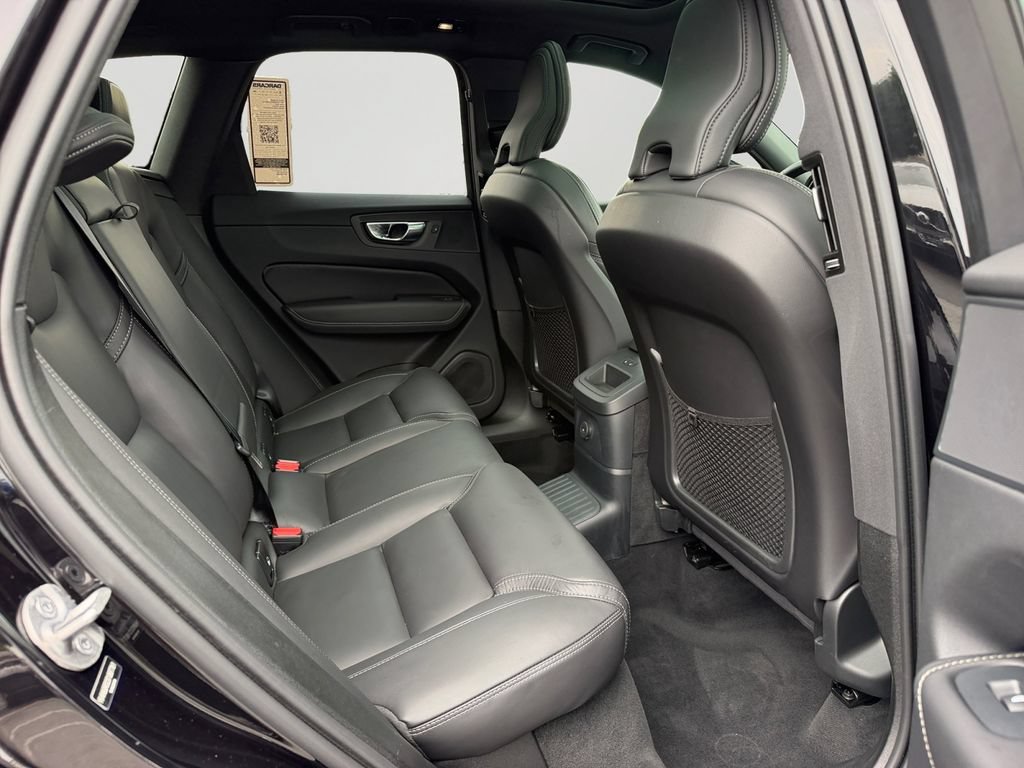 Certified 2025 Volvo XC60 T8 Ultra w/ Climate Package AWD/4WD image 9