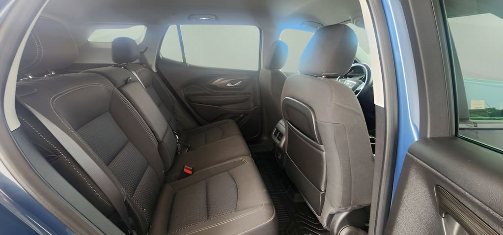 Used 2024 GMC Terrain SLE image 22