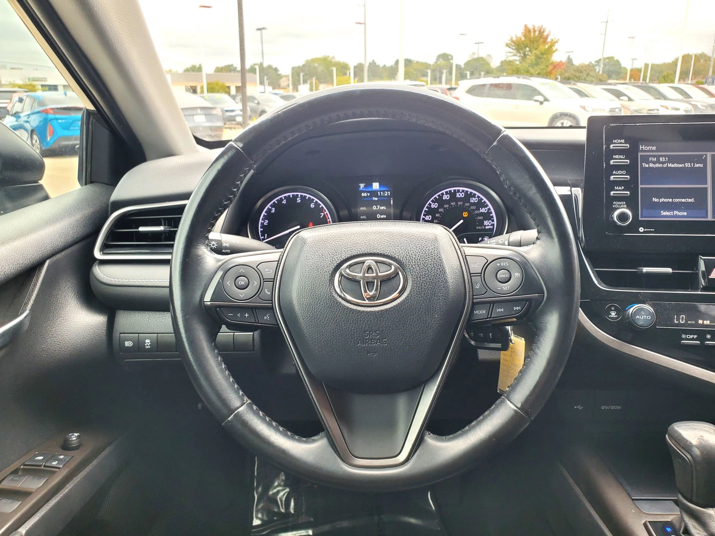 Used 2022 Toyota Camry SE image 9