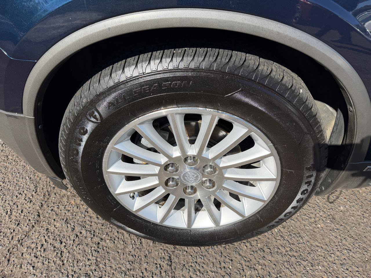 Used 2008 Buick Enclave CXL AWD/4WD image 29