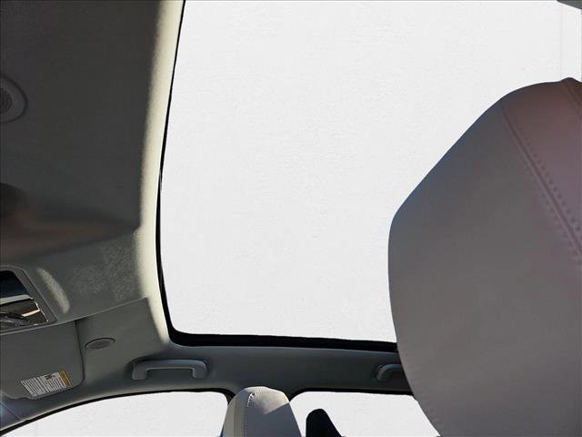 New 2025 Land Rover Discovery Sport S image 29