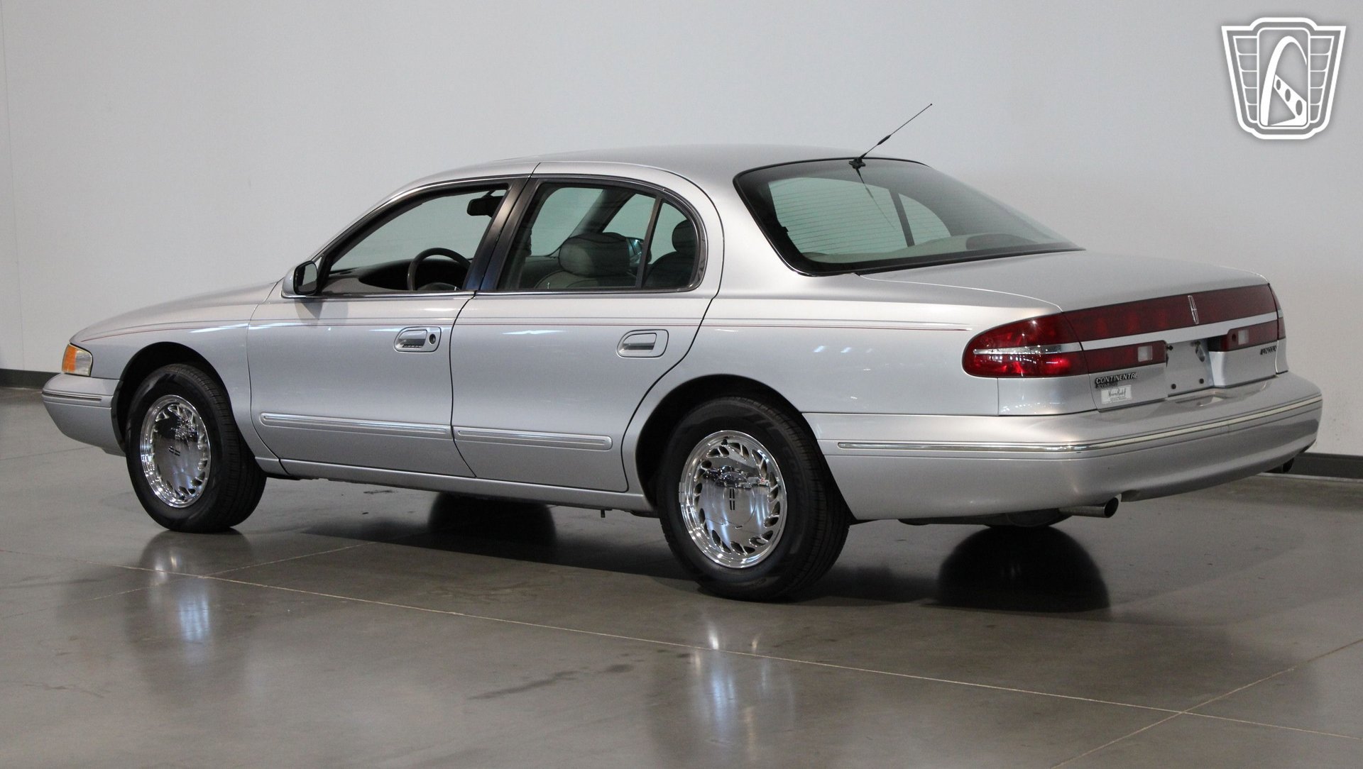 Used 1996 Lincoln Continental image 18