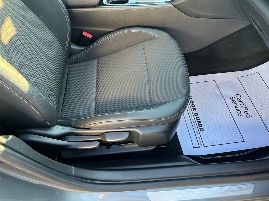 Used 2018 Buick Regal Preferred w/ Sights and Sounds Package image 29