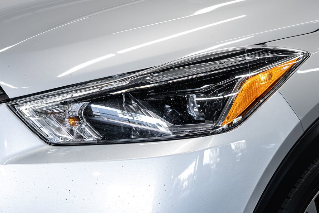 Used 2020 Nissan Kicks SR w/ SR Premium Package image 9