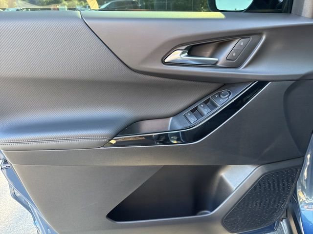 Used 2026 Chevrolet Equinox LT image 9