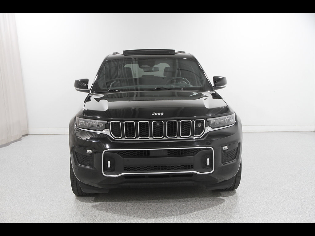 Used 2023 Jeep Grand Cherokee Overland w/ Adv Protech Group III AWD/4WD image 2
