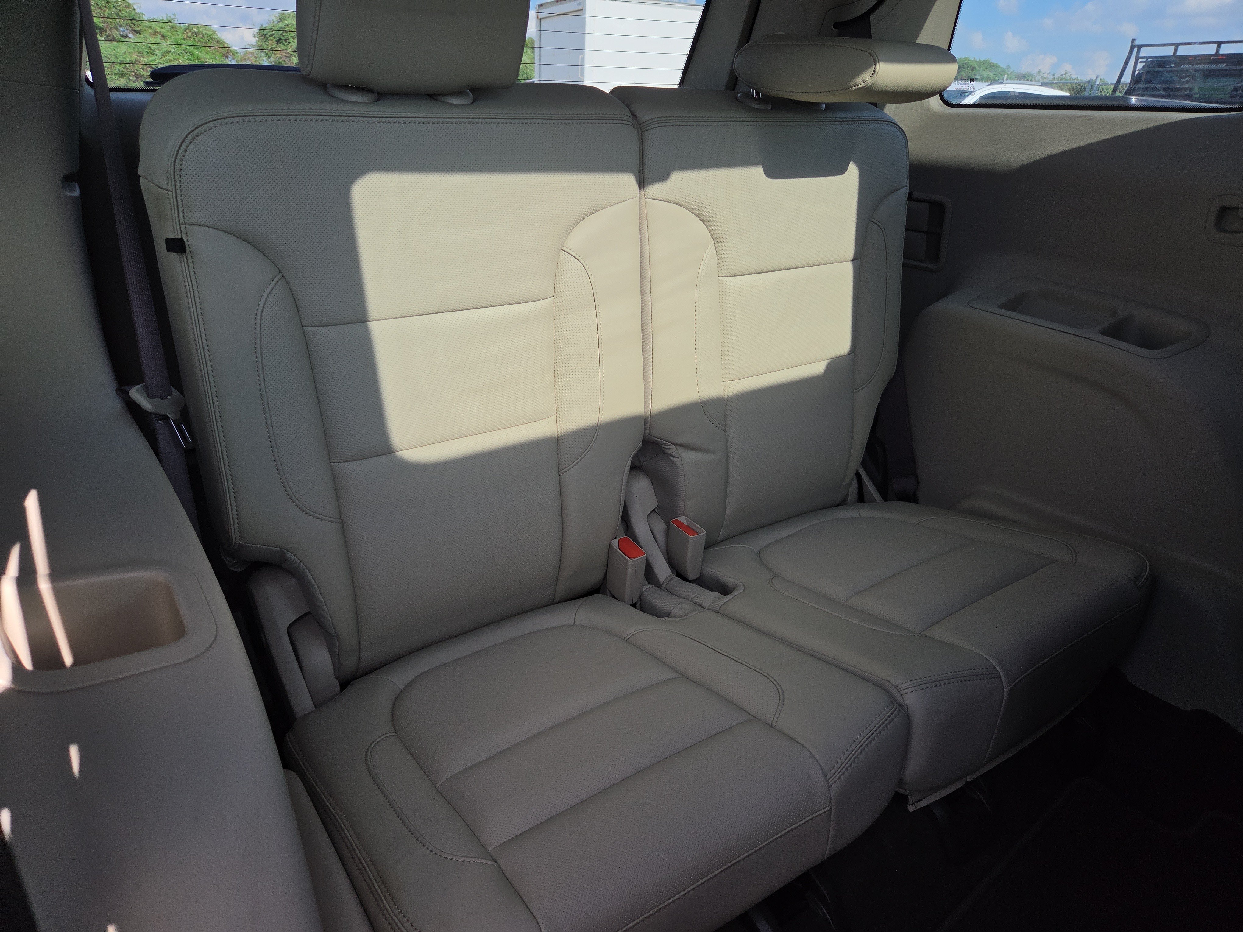 Used 2019 GMC Acadia Denali w/ Technology Package FWD image 11