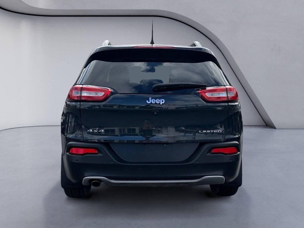 Used 2018 Jeep Cherokee Limited image 4