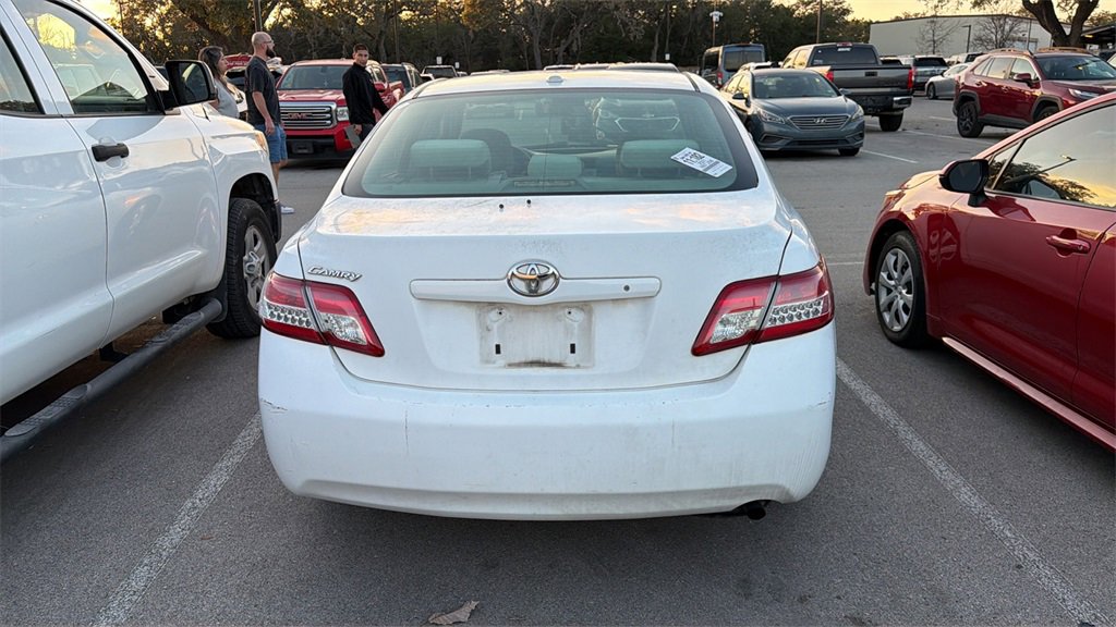 Used 2010 Toyota Camry SE image 6