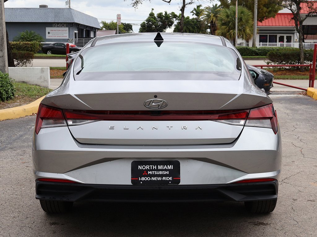 Used 2022 Hyundai Elantra SEL w/ Convenience Package image 11