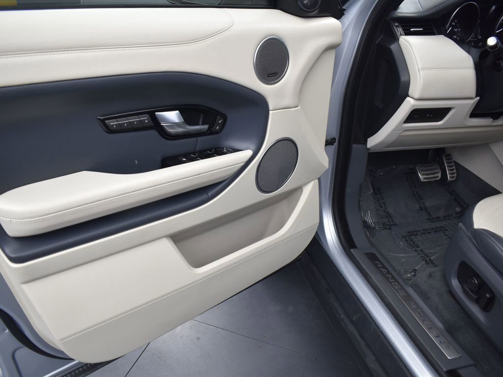 Used 2019 Land Rover Range Rover Evoque HSE Dynamic image 28