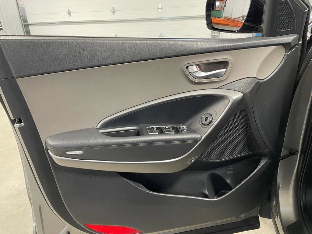 Used 2018 Hyundai Santa Fe Sport image 12