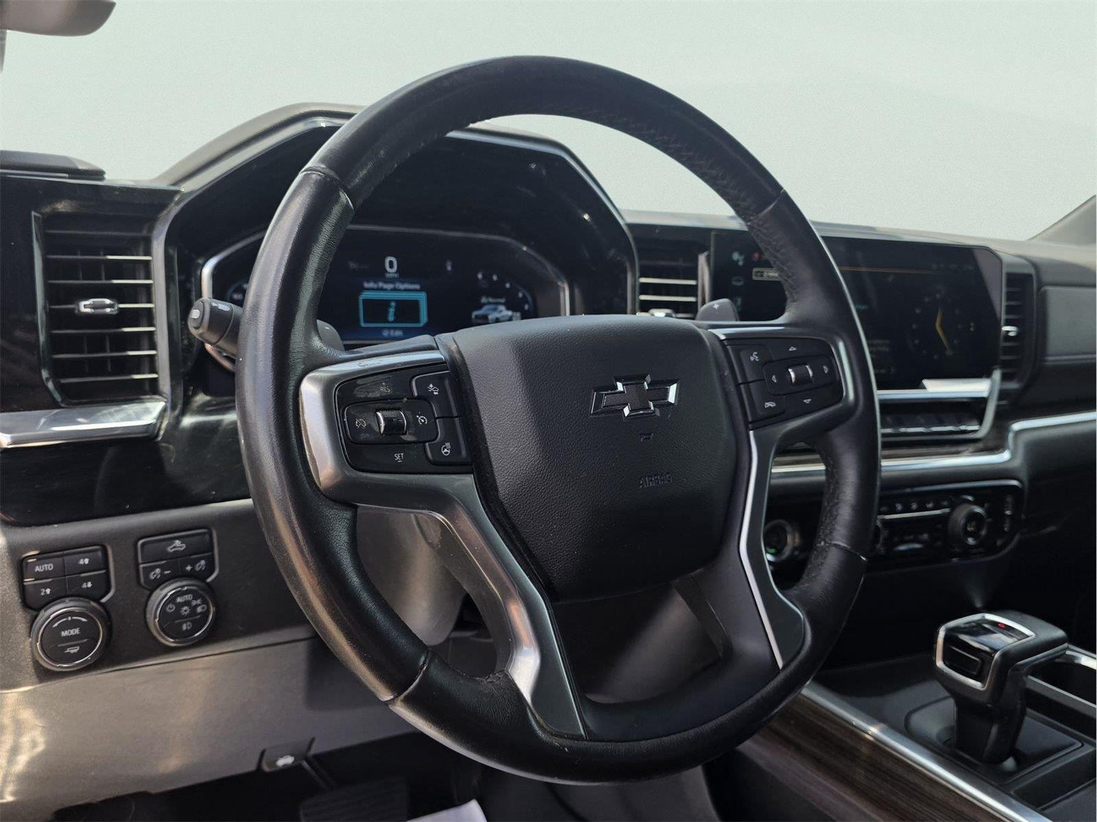 Used 2023 Chevrolet Silverado 1500 LT Trail Boss w/ Protection Package AWD/4WD image 9