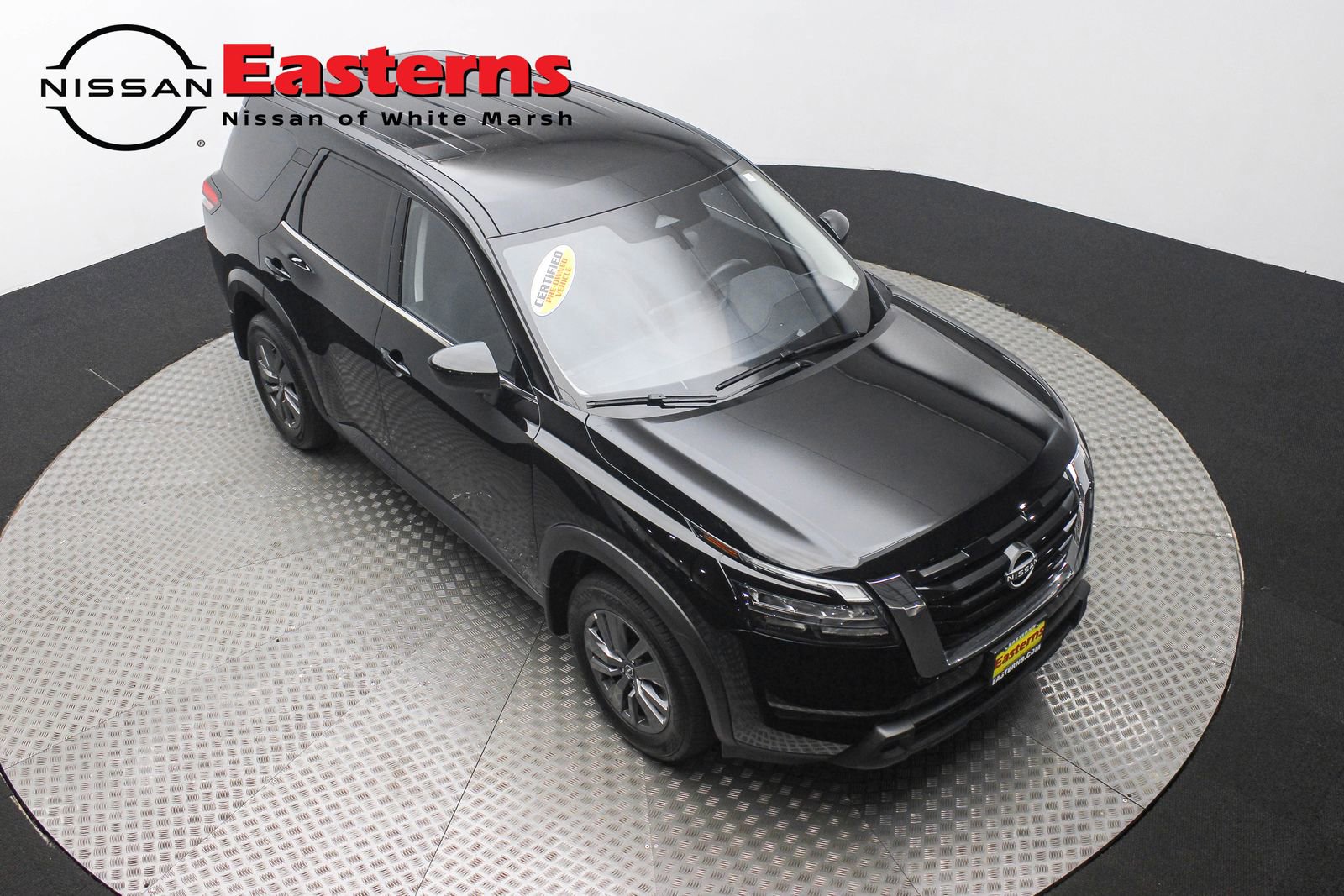 Used 2025 Nissan Pathfinder S image 3