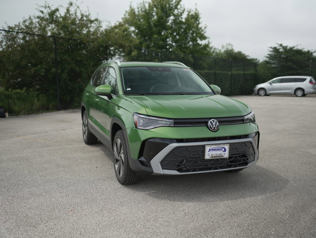New 2025 Volkswagen Taos SE AWD/4WD image 2