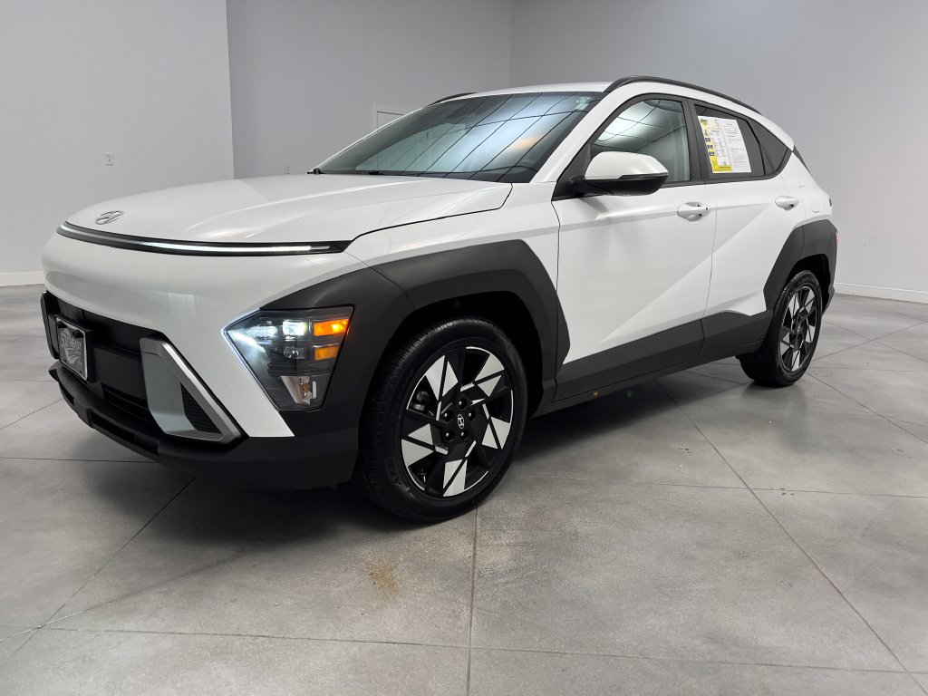 Used 2025 Hyundai Kona SEL FWD image 4