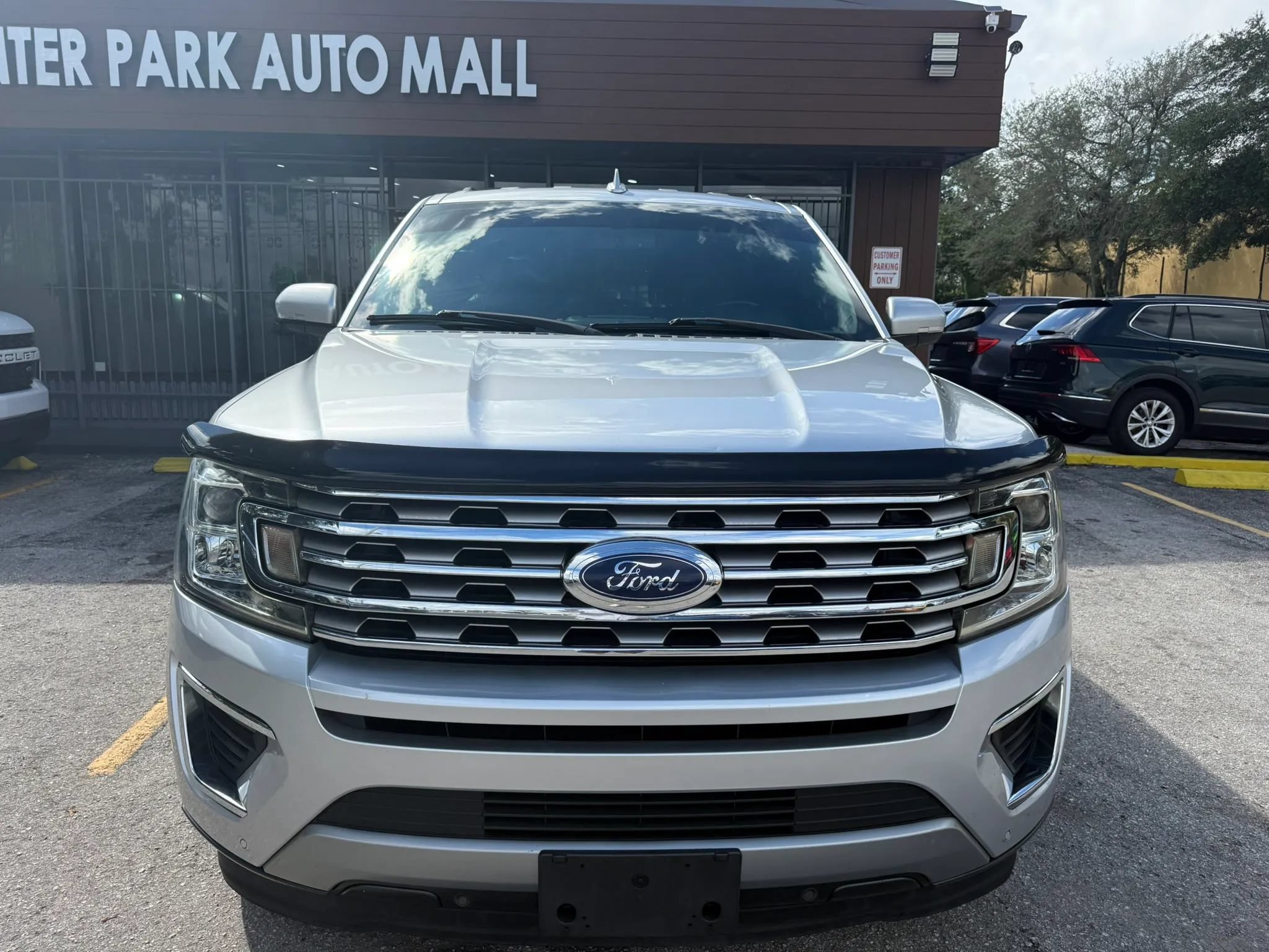 Used 2019 Ford Expedition Max Limited RWD image 2