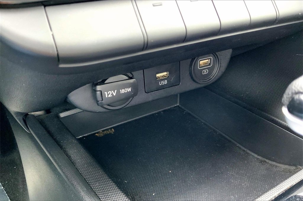 Used 2023 Hyundai Elantra SEL image 17