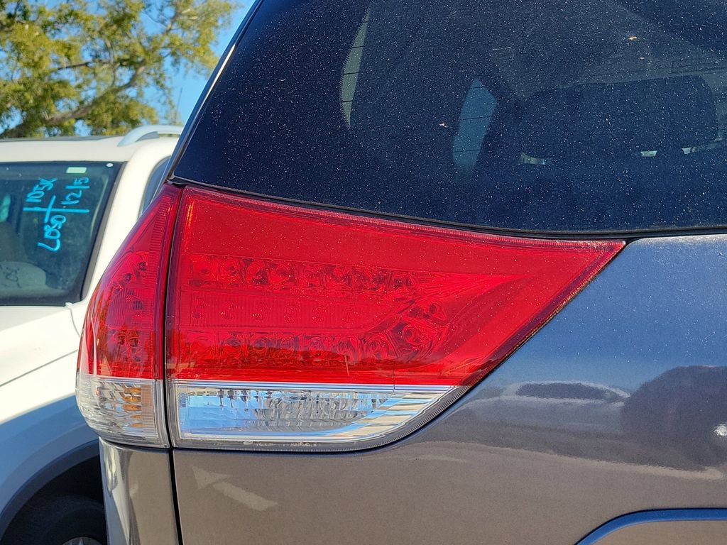 Used 2014 Toyota Sienna XLE image 7