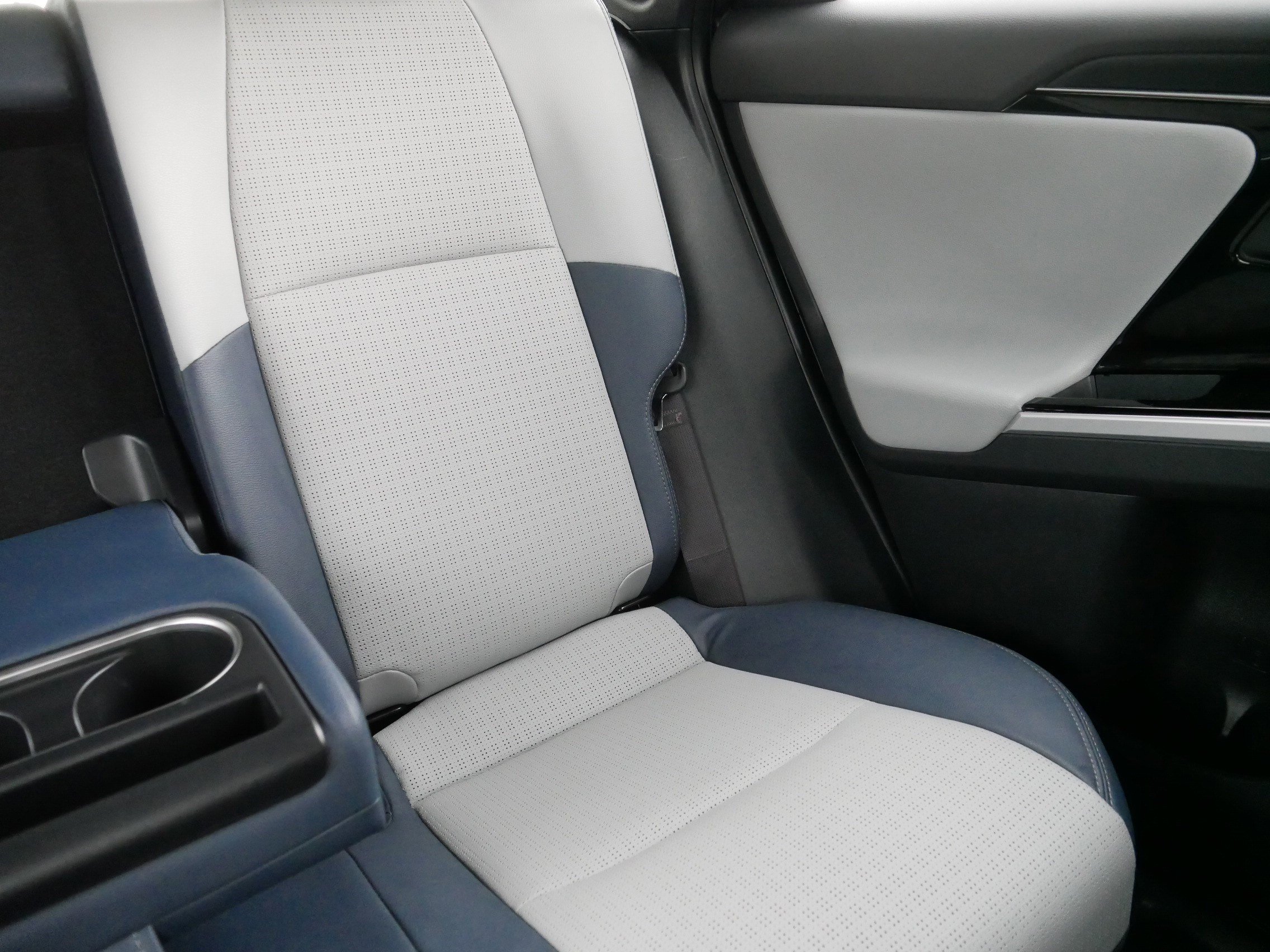 Used 2024 Subaru Solterra Limited image 14