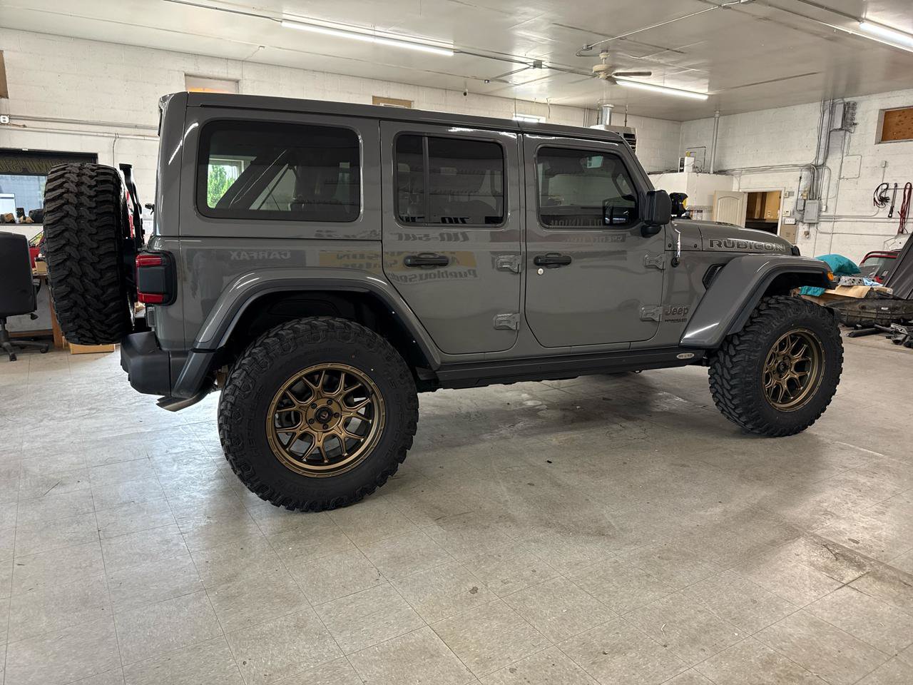 Used 2022 Jeep Wrangler Unlimited Rubicon w/ Xtreme Recon 35" Tire Package AWD/4WD image 4