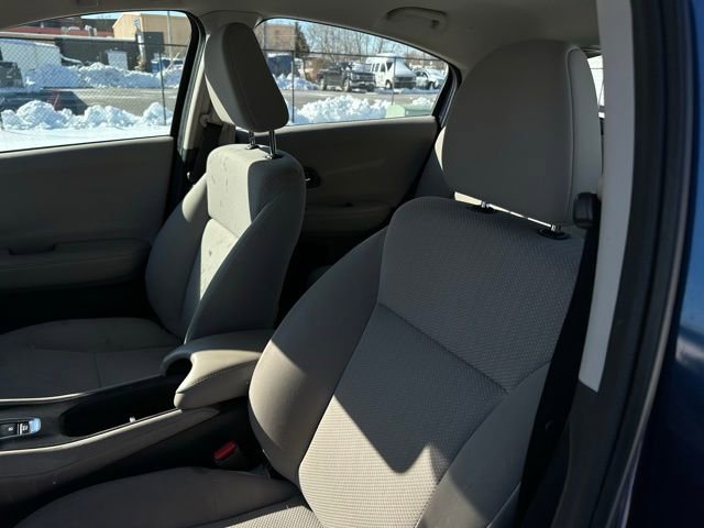 Used 2017 Honda HR-V LX image 7