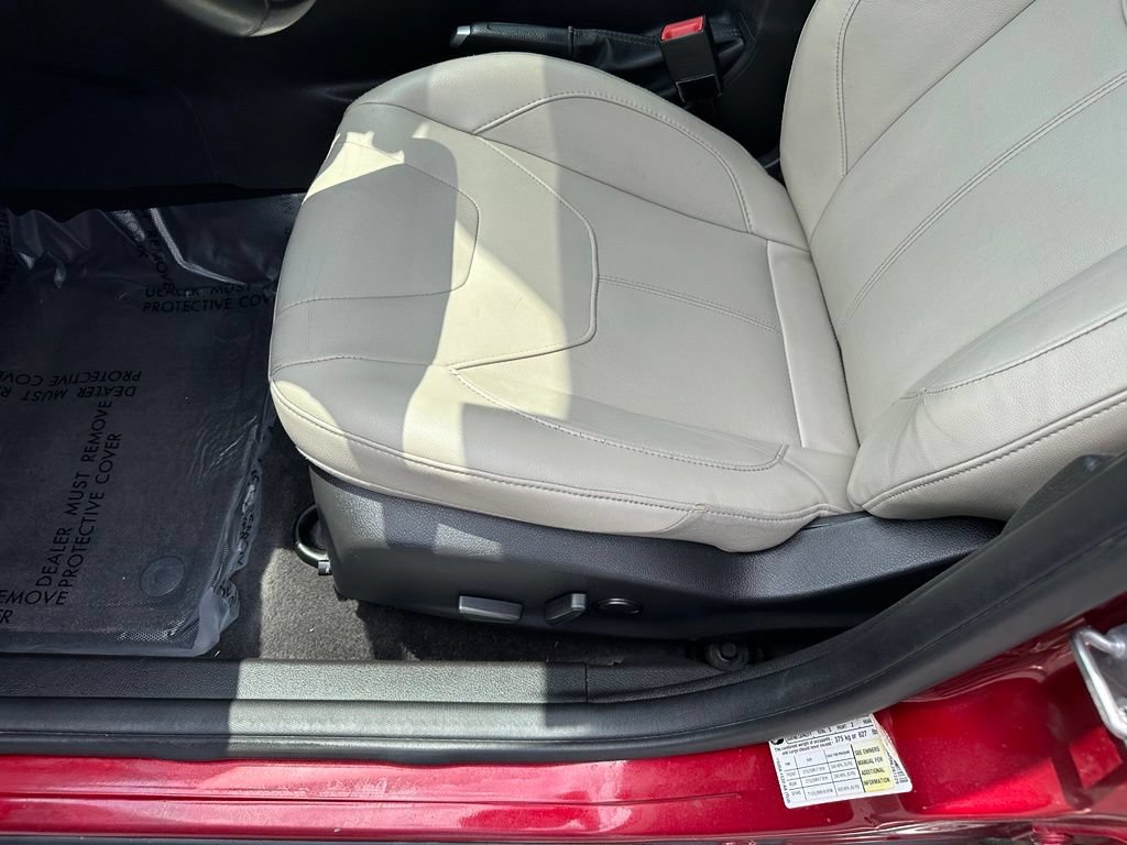 Used 2017 Ford Focus Titanium FWD image 11