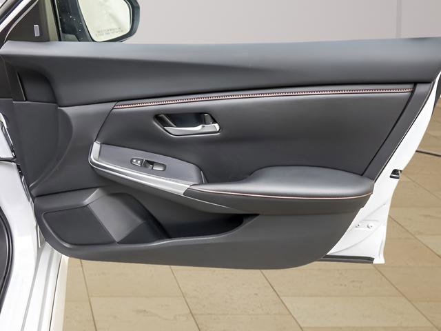 Used 2025 Nissan Sentra SR image 26