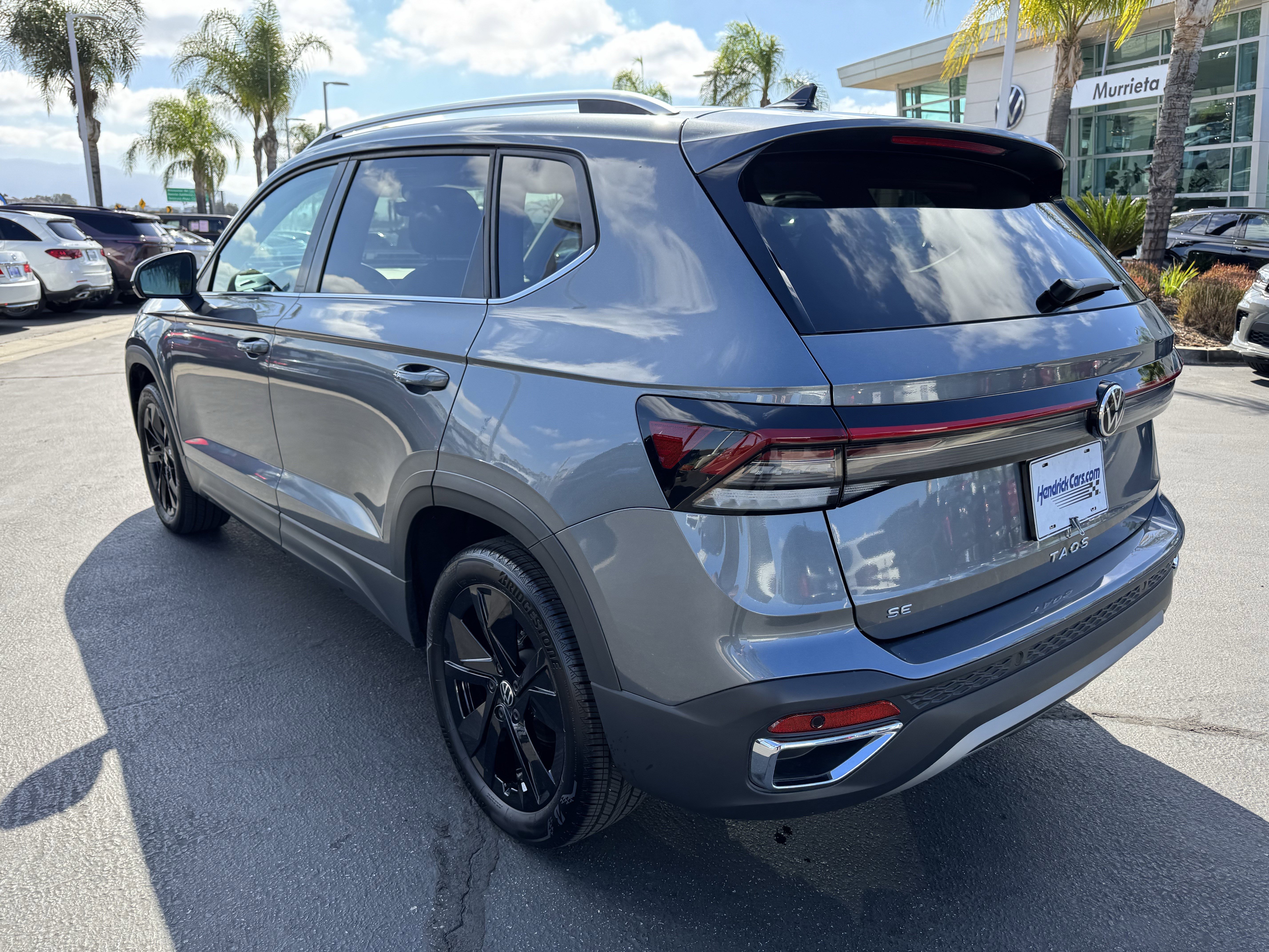Used 2025 Volkswagen Taos SE image 8