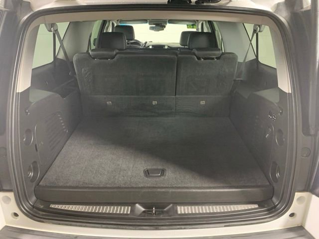 Used 2018 GMC Yukon XL SLT w/ Open Road Package AWD/4WD image 28