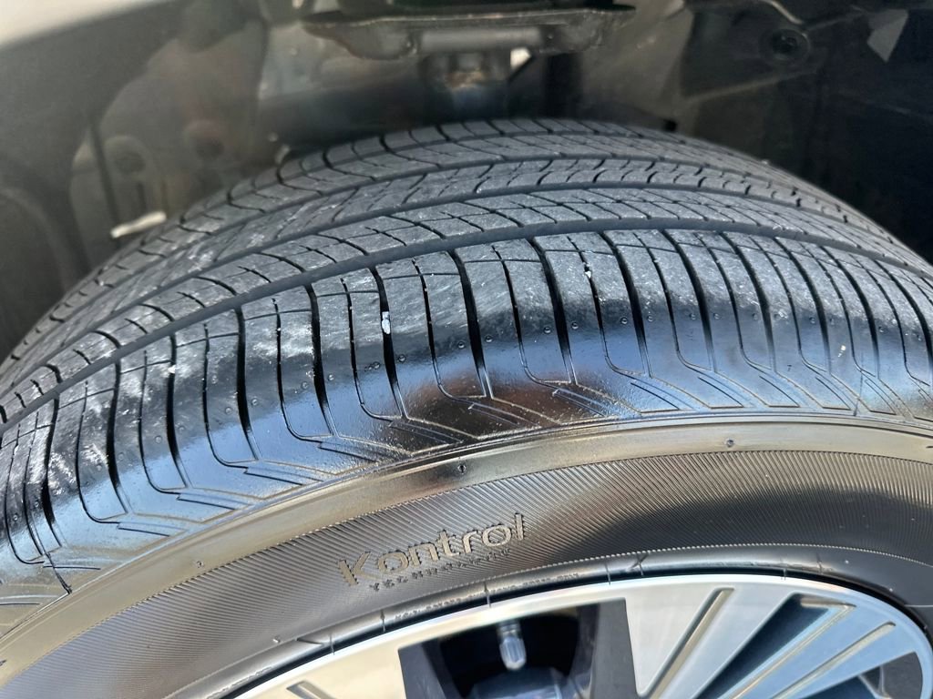 Used 2023 Nissan Rogue SV image 17