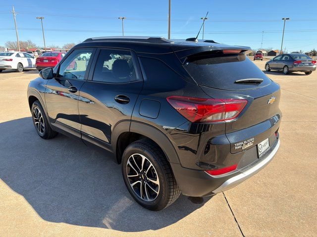 Used 2025 Chevrolet TrailBlazer LT AWD/4WD image 11