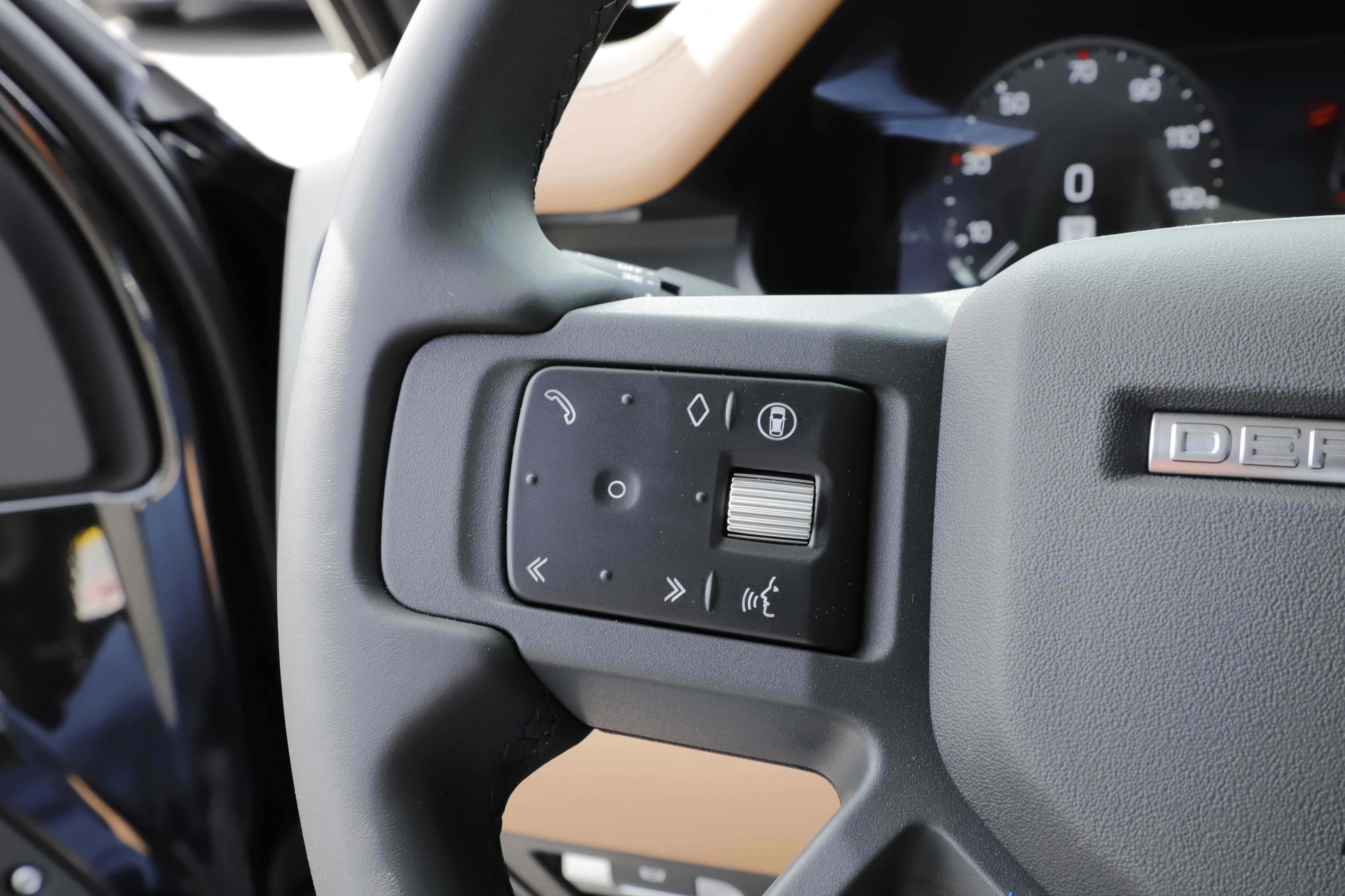 New 2026 Land Rover Defender 110 X-Dynamic SE image 21