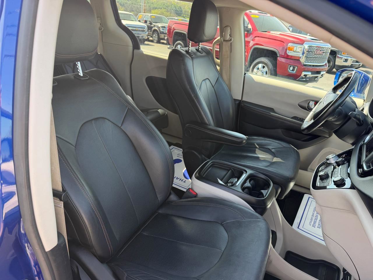 Used 2020 Chrysler Pacifica Touring-L image 21