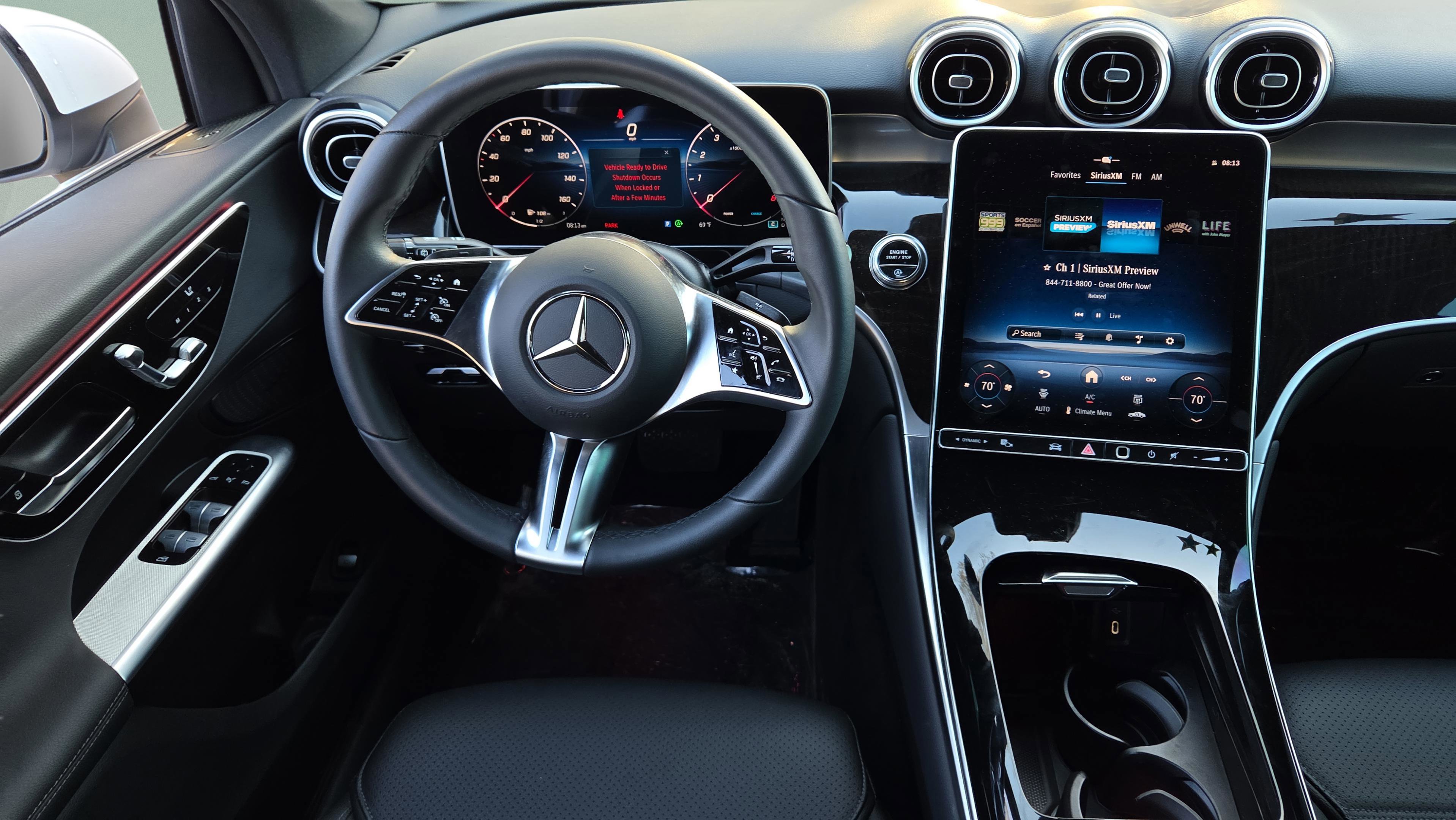 Used 2025 Mercedes-Benz GLC 300 image 23