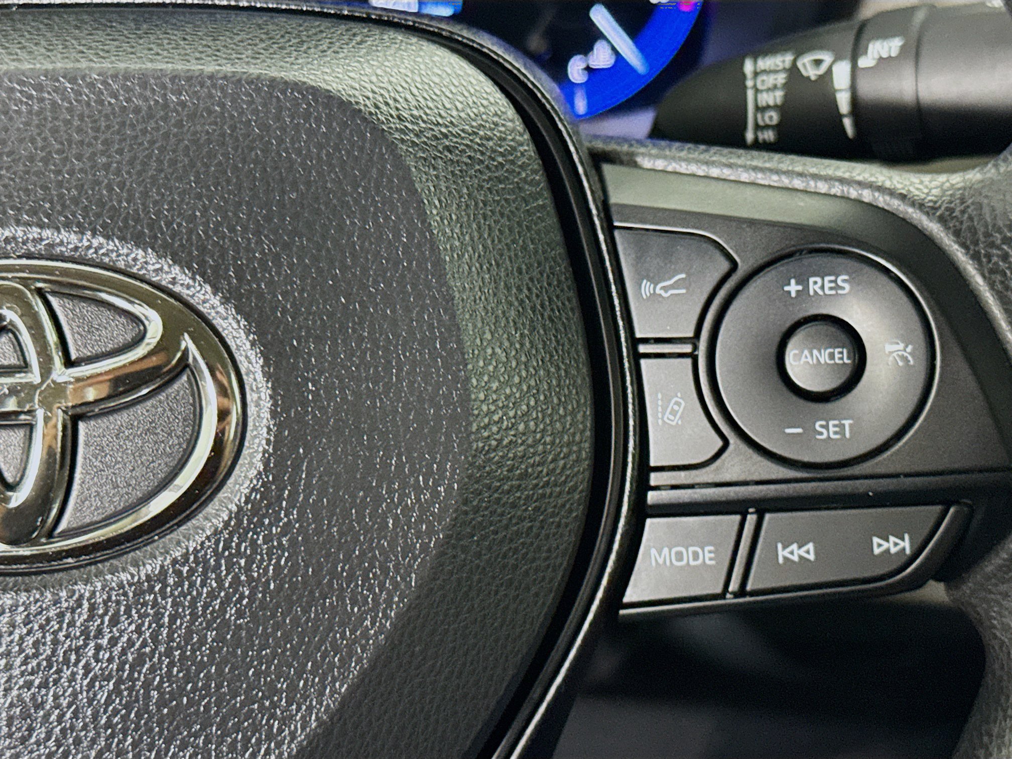 Used 2022 Toyota Corolla LE FWD image 13
