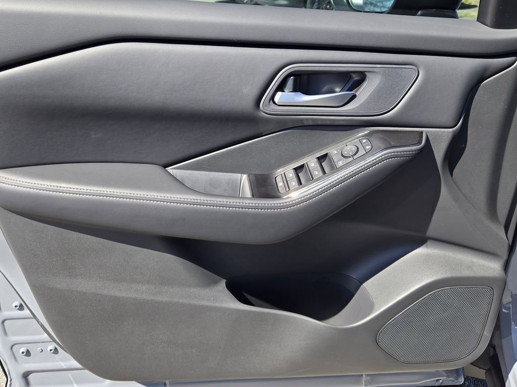 New 2026 Nissan Rogue SV w/ Cold Weather Package image 17