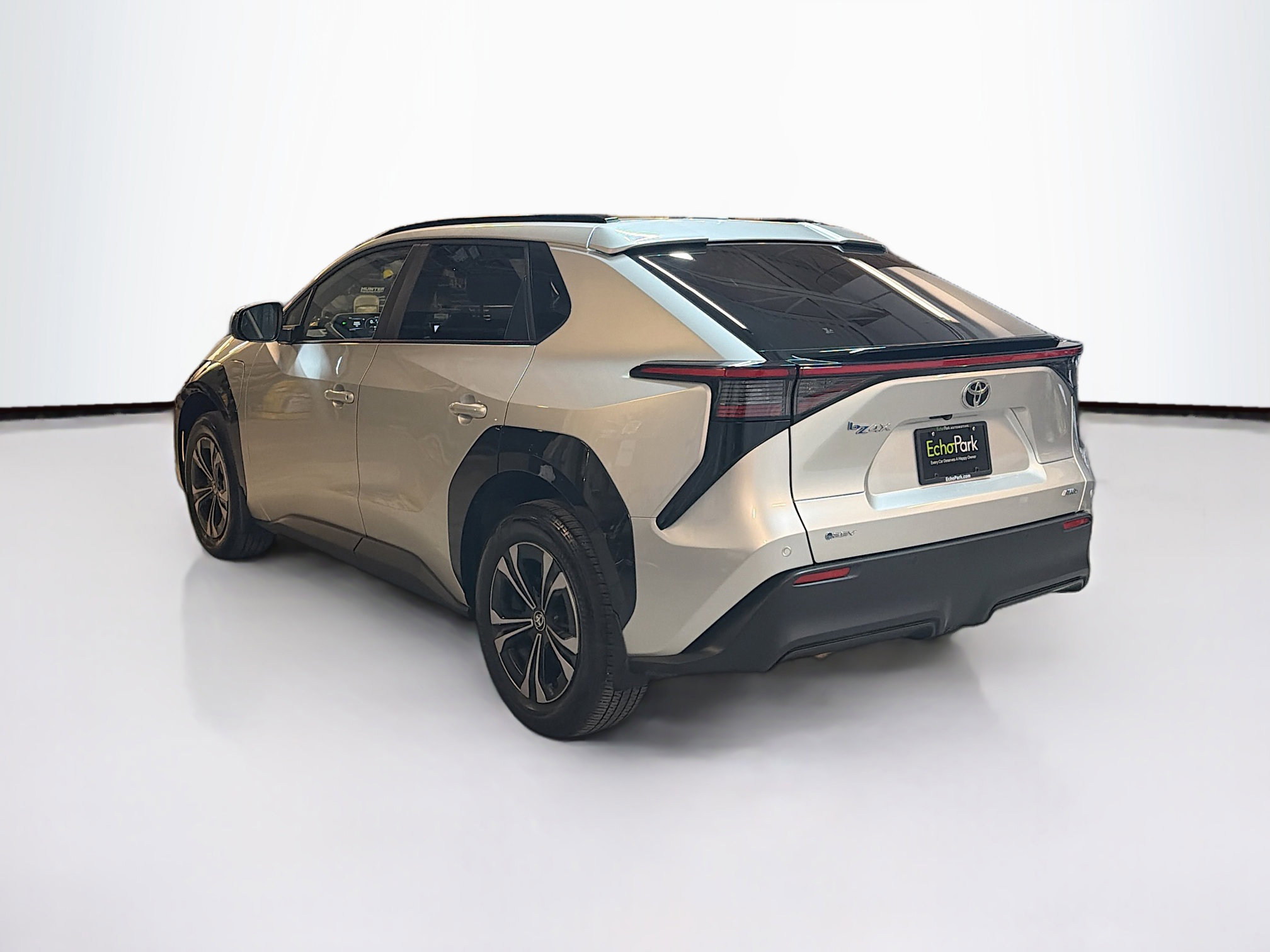 Used 2025 Toyota bZ4X XLE image 5