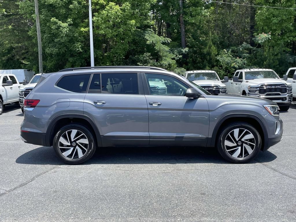 Used 2025 Volkswagen Atlas SE FWD image 9