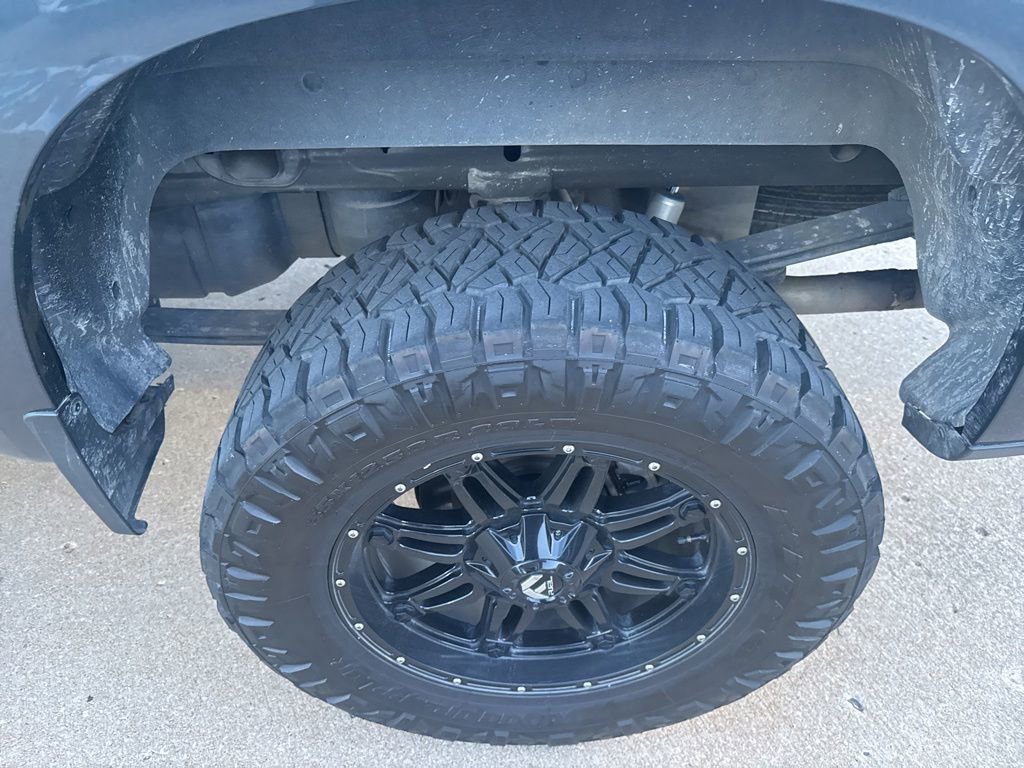 Used 2020 Chevrolet Silverado 1500 Custom w/ Custom Value Package AWD/4WD image 10