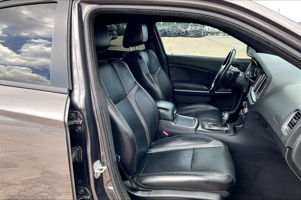 Certified 2022 Dodge Charger SXT w/ Leather Interior Group RWD image 29