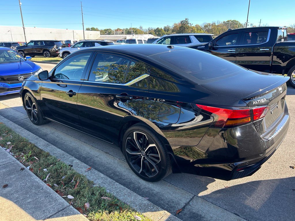 Used 2023 Nissan Altima 2.5 SR FWD image 4